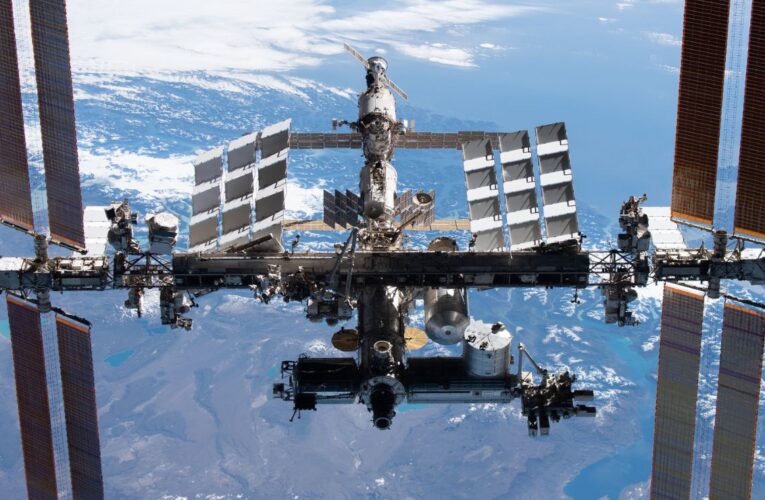 Fuga de aire amenaza la EEI; NASA podría evacuar a la tripulación